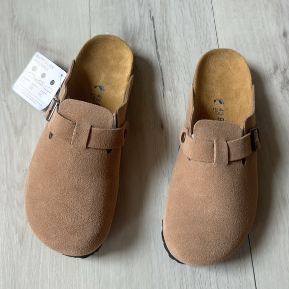 Birkenstock Boston Soft Footbed
Suede Leather beige size M10 NWT in box - Picture 15 of 15